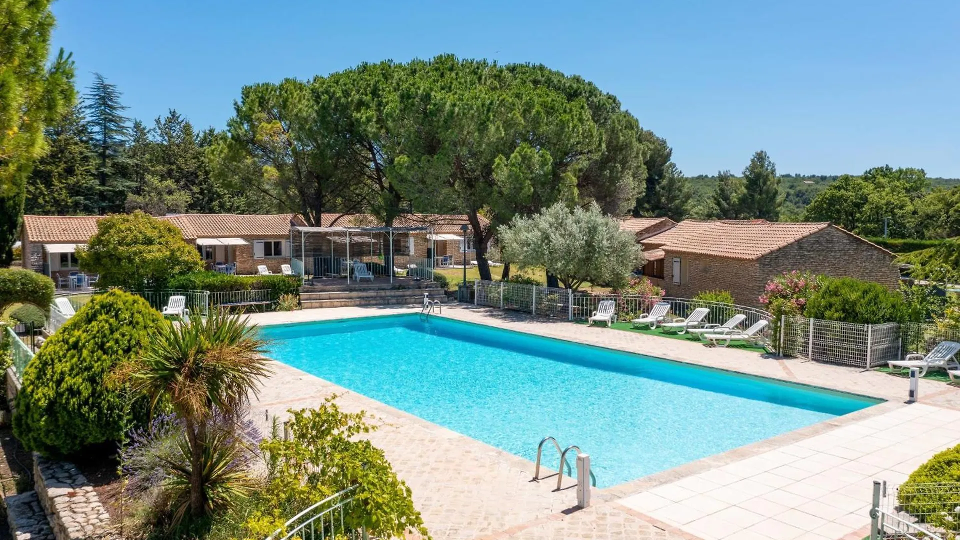 Charming Stone House In A Tourist Residence La Roque-sur-Pernes