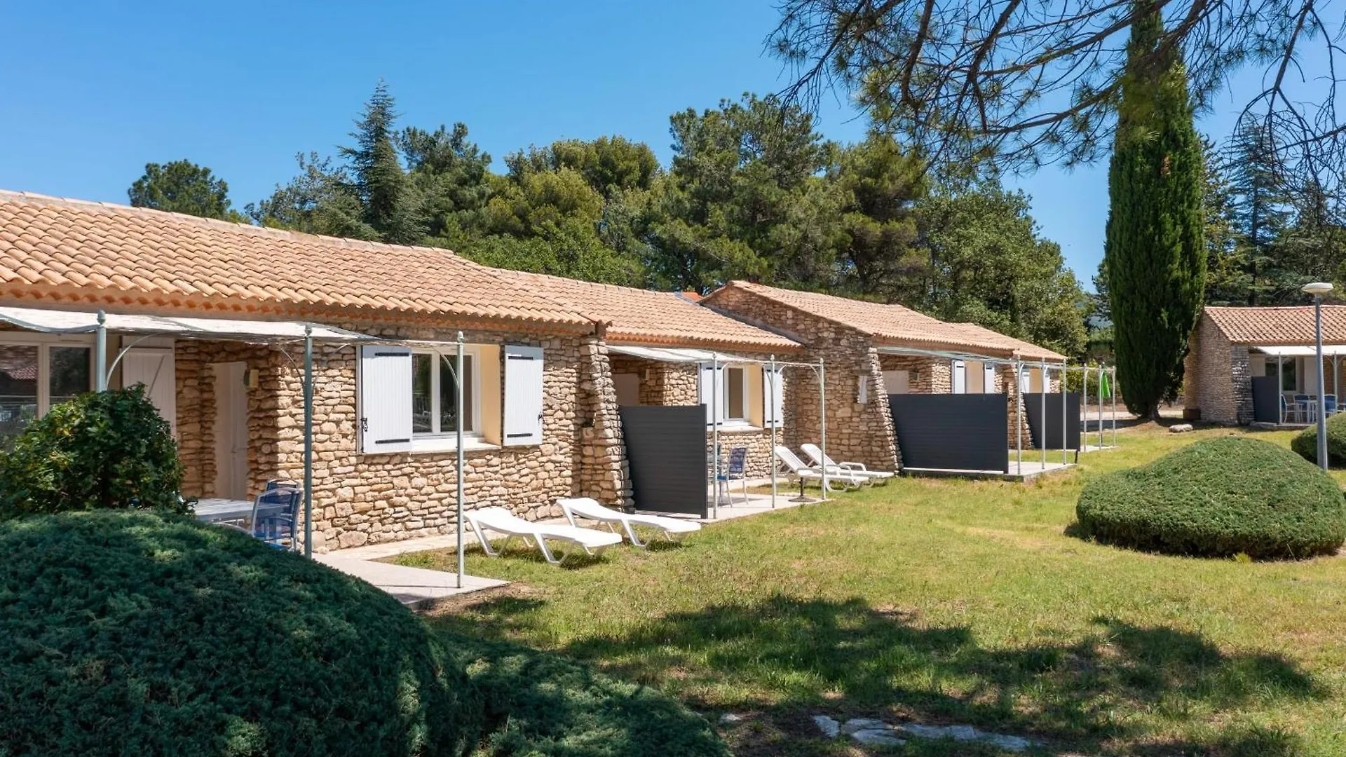 Charming Stone House In A Tourist Residence La Roque-sur-Pernes